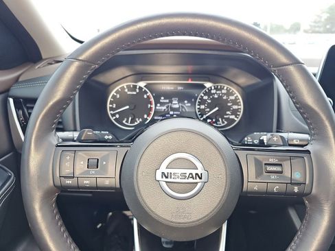 Used 2021 Nissan Rogue SV w/ Premium Package image 36