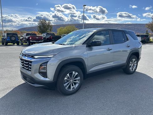 New 2026 Chevrolet Equinox LT image 3