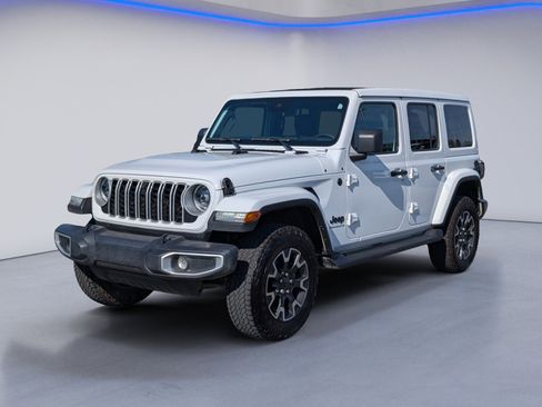 Used 2025 Jeep Wrangler Sahara w/ Safety Group image 5