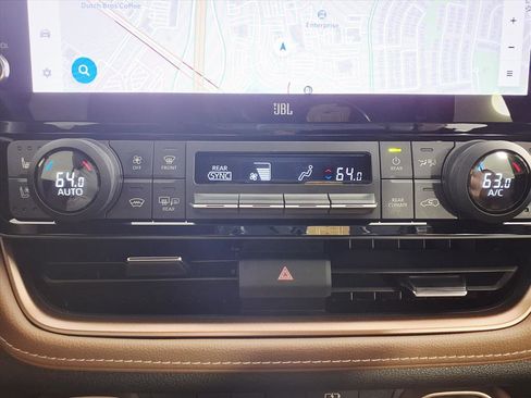 Used 2024 Toyota Grand Highlander AWD Hybrid image 20