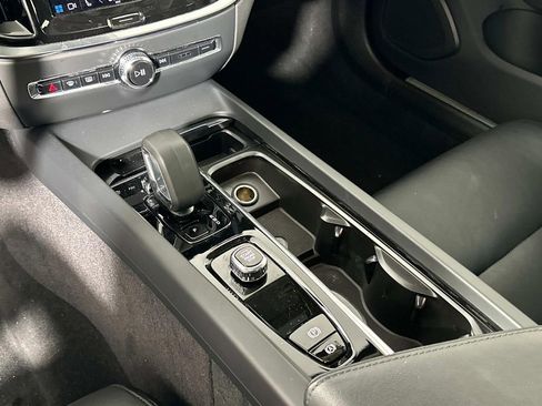 Used 2024 Volvo S60 B5 Core image 10