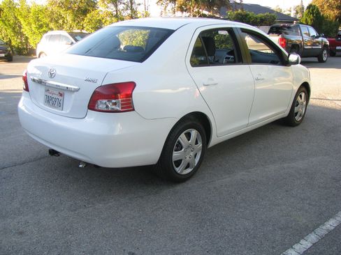 Used 2012 Toyota Yaris Sedan image 6