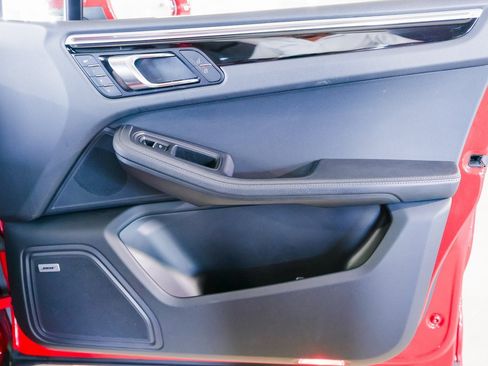 Certified 2021 Porsche Macan image 26