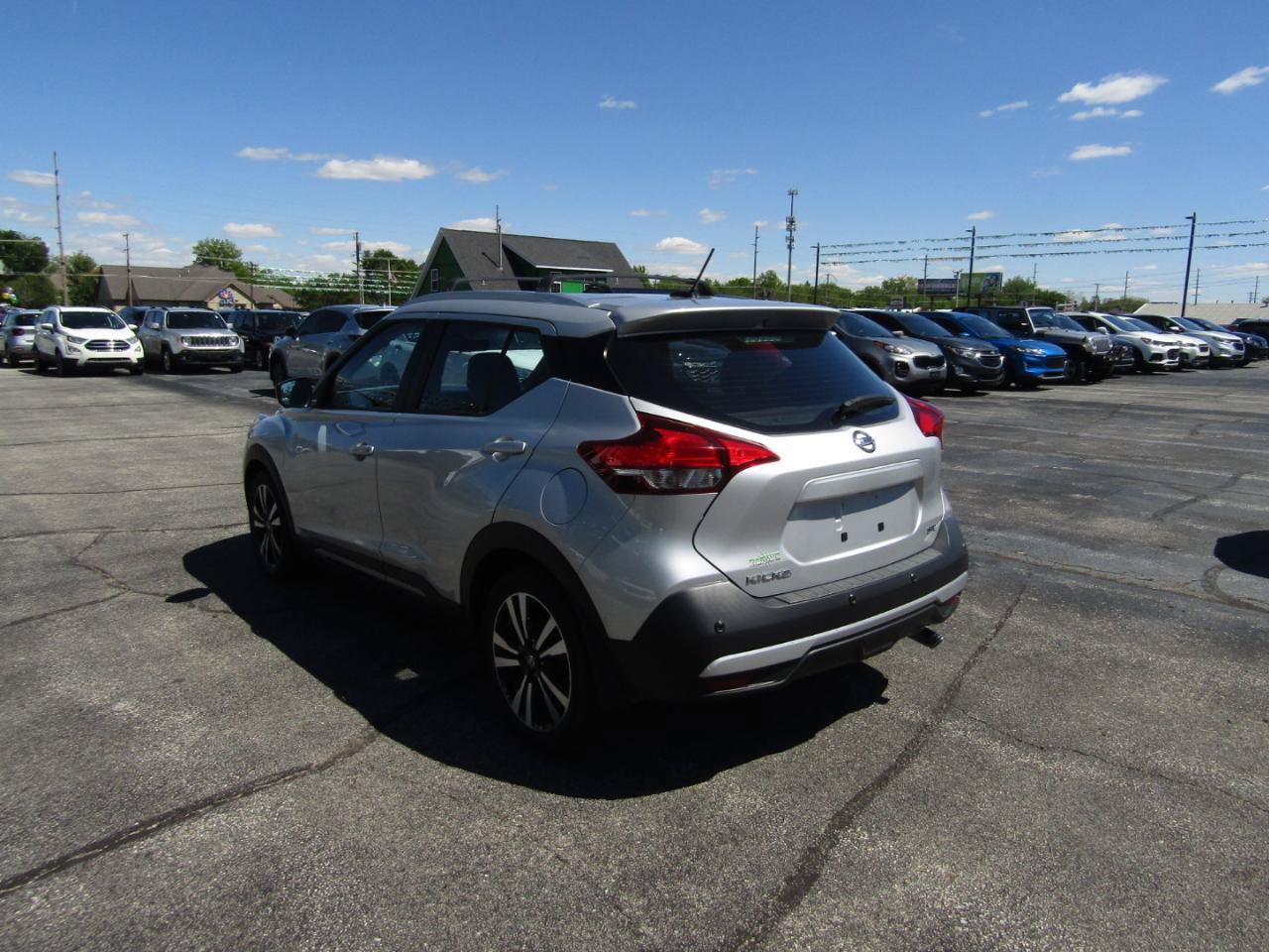 Used 2020 Nissan Kicks SR w/ SR Premium Package FWD image 5
