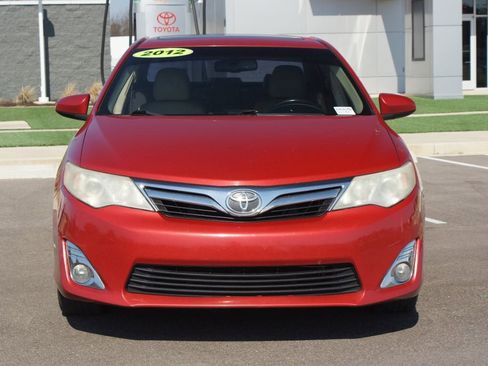 Used 2012 Toyota Camry XLE w/ Leather Pkg image 16