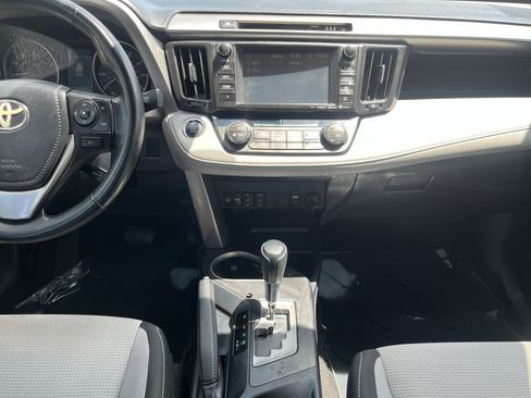 Used 2018 Toyota RAV4 XLE FWD image 26