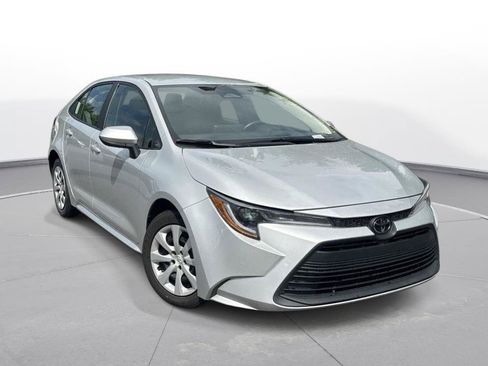 Used 2024 Toyota Corolla LE FWD image 4