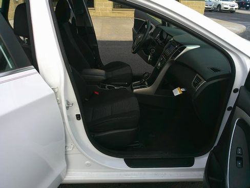 Used 2015 Hyundai Elantra GT image 6
