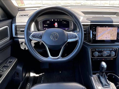 Certified 2023 Volkswagen Atlas Cross Sport SEL AWD/4WD image 4