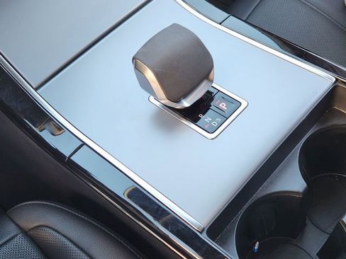 Used 2025 Land Rover Range Rover Evoque S image 19