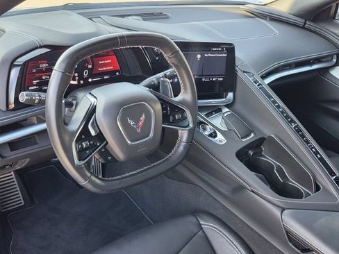 Used 2021 Chevrolet Corvette Stingray Coupe w/ Z51 Performance Package RWD image 11