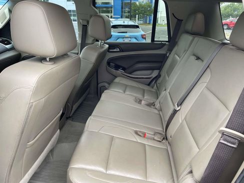 Used 2019 Chevrolet Tahoe LT w/ Luxury Package RWD image 15
