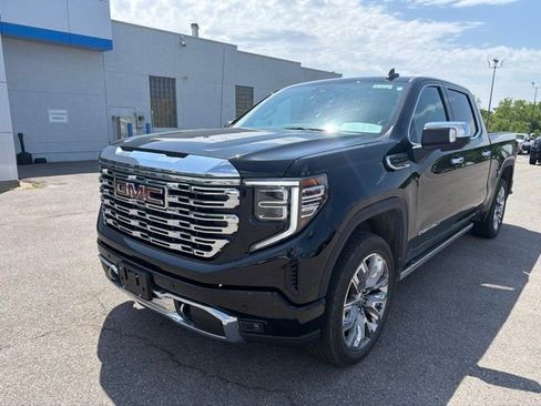Used 2025 GMC Sierra 1500 Denali w/ Denali Reserve Package AWD/4WD image 3