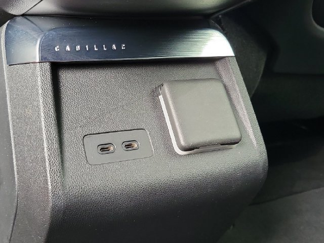 Certified 2024 Cadillac Lyriq Luxury AWD/4WD image 24