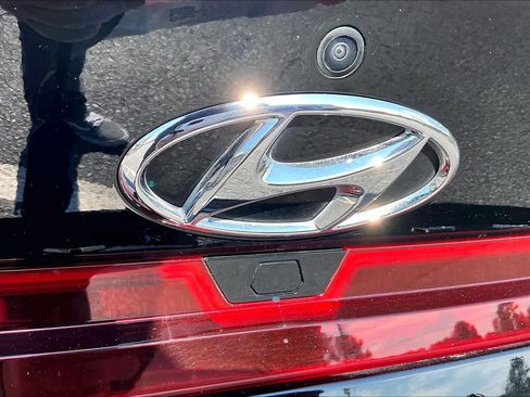 Used 2023 Hyundai Elantra SEL image 29