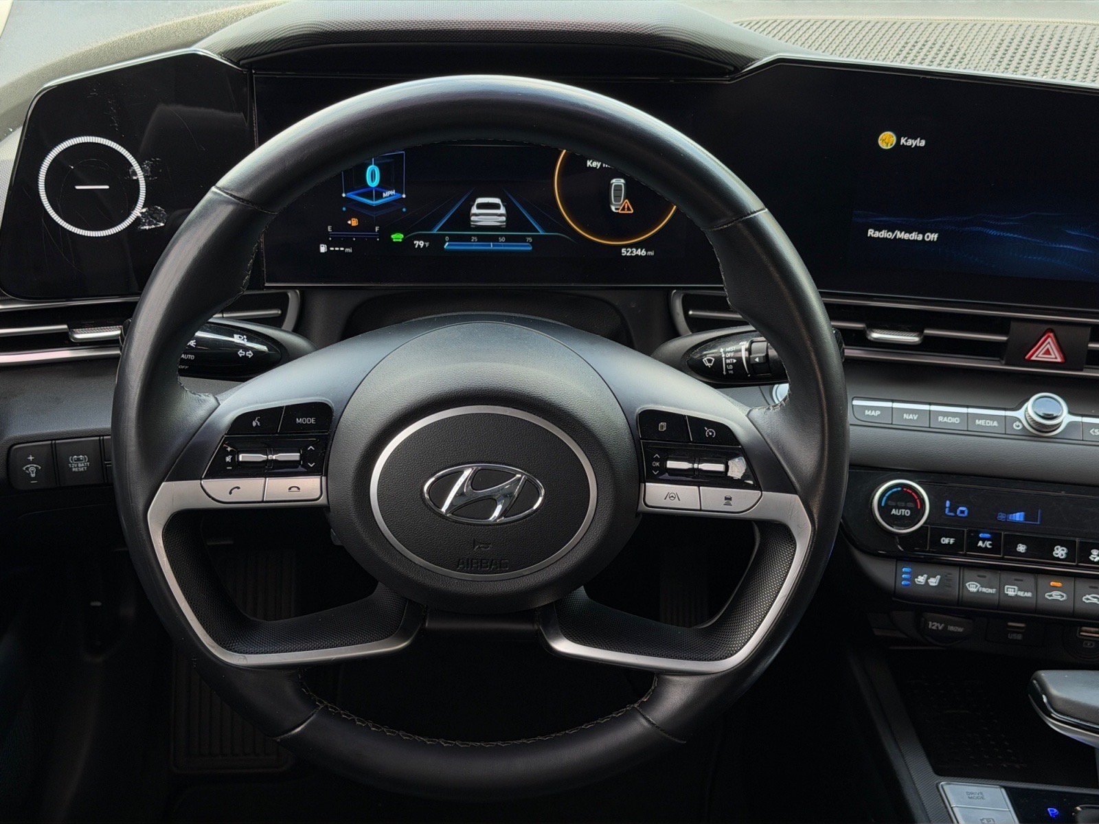 Used 2022 Hyundai Elantra Limited FWD image 19