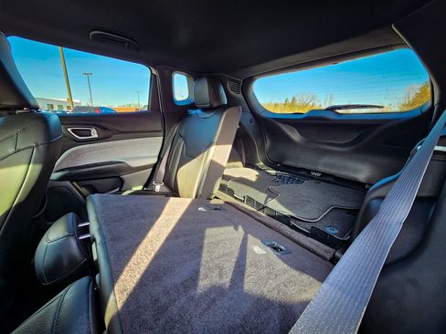 Certified 2024 Jeep Compass Latitude image 34