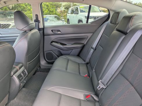 Used 2024 Nissan Altima 2.0 SR image 13