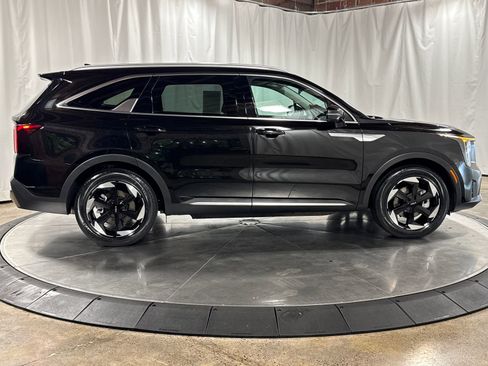 Certified 2025 Kia Sorento EX w/ EX Panoramic Sunroof Package AWD/4WD image 6