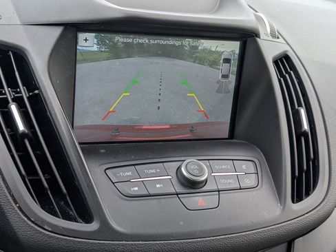 Used 2019 Ford Escape SEL image 9