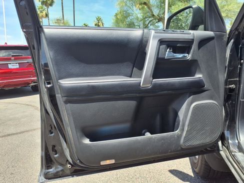 Used 2018 Toyota 4Runner SR5 Premium AWD/4WD image 18
