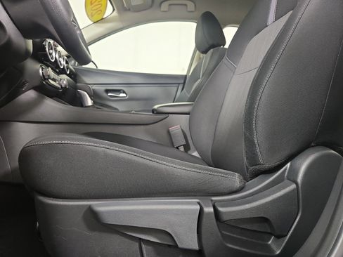 Used 2024 Nissan Sentra SV FWD image 30