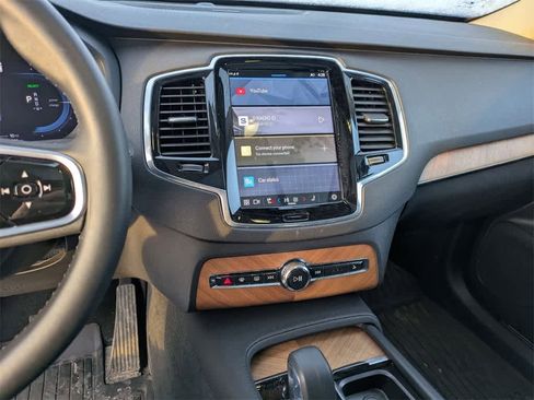 Used 2025 Volvo XC90 T8 Plus w/ Protection Package Premier image 27