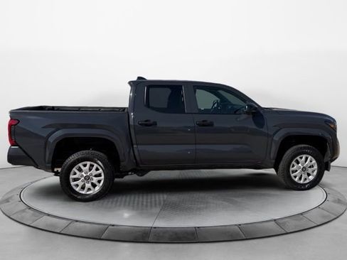 Used 2024 Toyota Tacoma SR image 2