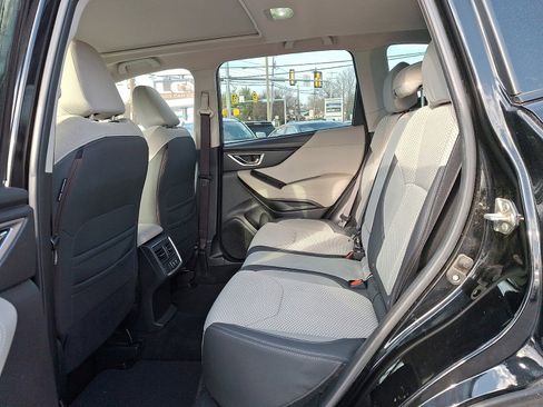 Used 2021 Subaru Forester Premium image 9