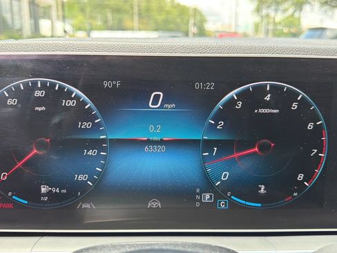 Used 2020 Mercedes-Benz GLE 350 4MATIC image 4