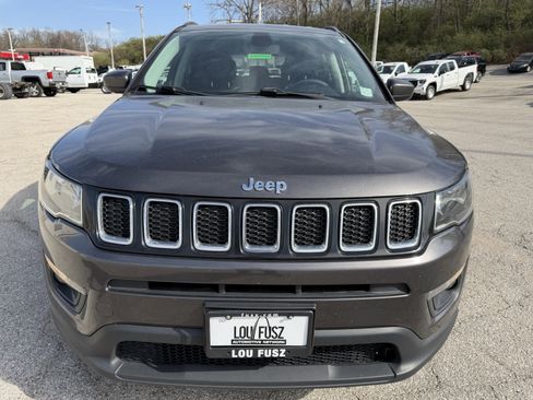 Used 2018 Jeep Compass Latitude w/ Popular Equipment Group image 2