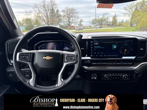 Used 2024 Chevrolet Silverado 1500 LT AWD/4WD image 16