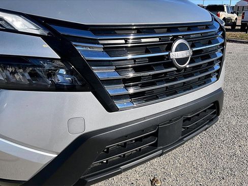 Used 2024 Nissan Rogue SV image 25