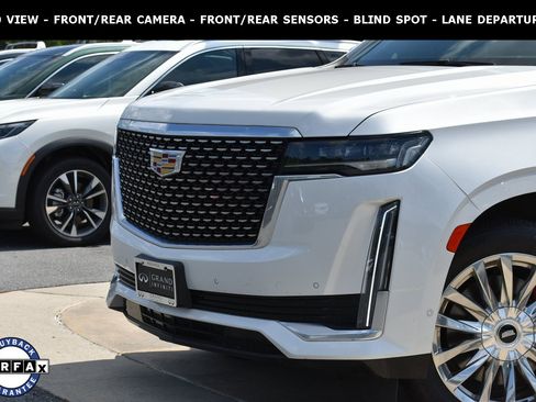 Used 2021 Cadillac Escalade ESV Premium Luxury w/ LPO, Illumination Package image 2