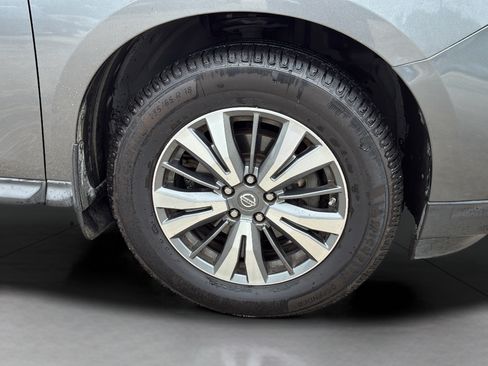Used 2017 Nissan Pathfinder SV FWD image 31