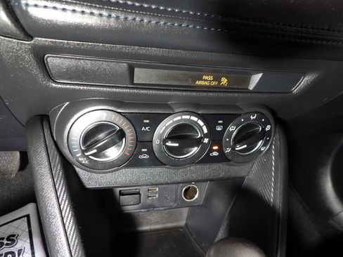 Used 2019 Toyota Yaris LE FWD image 14