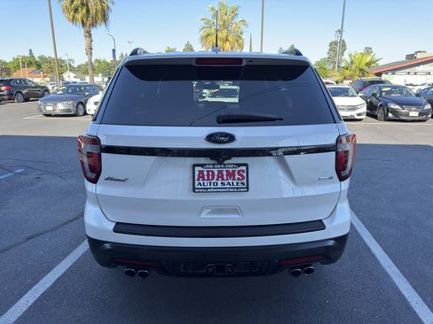 Used 2018 Ford Explorer Sport AWD/4WD image 4