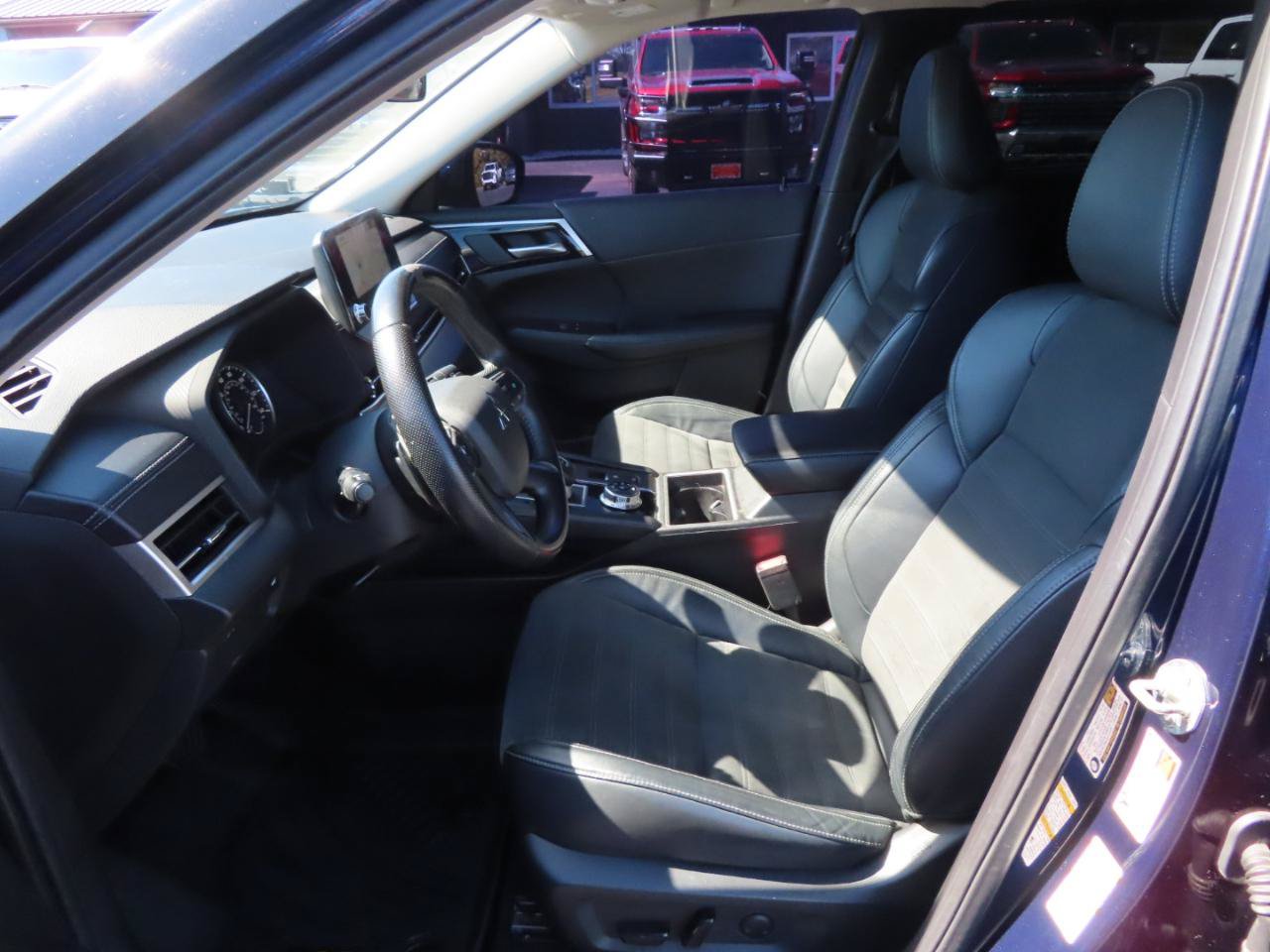 Used 2022 Mitsubishi Outlander SE AWD/4WD image 24