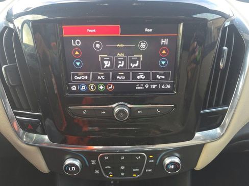 Used 2023 Chevrolet Traverse LS FWD image 8
