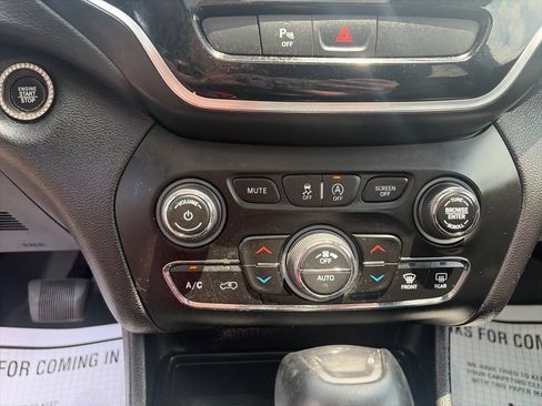 Used 2020 Jeep Cherokee Limited AWD/4WD image 23
