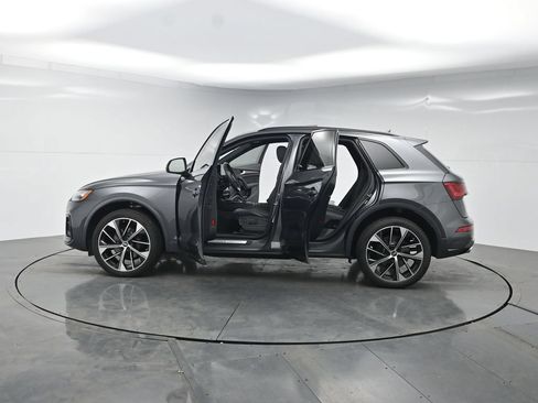 Used 2021 Audi SQ5 Premium Plus w/ Premium Plus Package AWD/4WD image 39