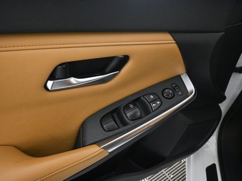 Used 2020 Nissan Sentra SV w/ SV Premium Package image 8