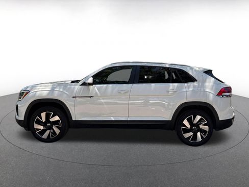 Used 2024 Volkswagen Atlas Cross Sport SE FWD image 4
