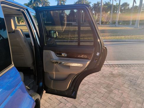 Used 2013 Land Rover Range Rover Sport HSE w/ HSE Silver Pkg image 29