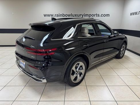Used 2026 Genesis GV70 2.5T Select image 6