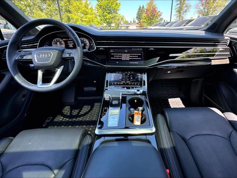 Used 2025 Audi Q7 3.0T Prestige w/ Prestige Package AWD/4WD image 14