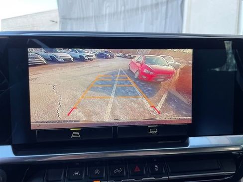 Used 2022 Chevrolet Silverado 1500 LT image 14