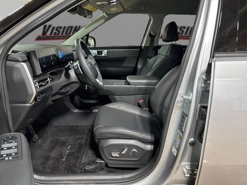Certified 2025 Hyundai Santa Fe SEL image 9