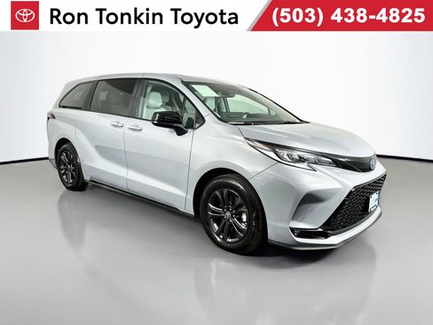 Certified 2025 Toyota Sienna XSE AWD/4WD image 1