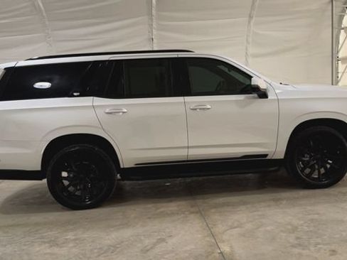 Used 2021 Cadillac Escalade Sport w/ LPO, ONYX Package AWD/4WD image 5